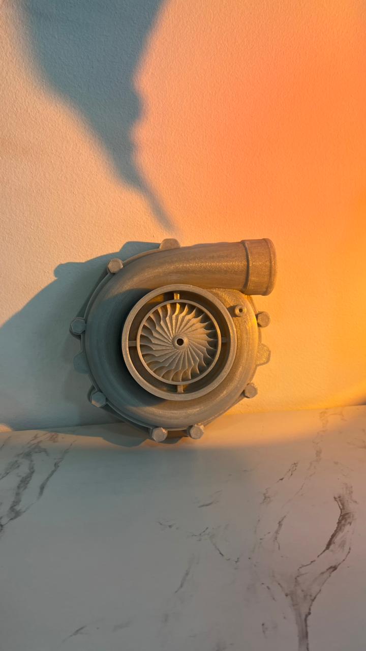 Turbina Decorativa 3D – Design Automotivo com Potência e Estilo